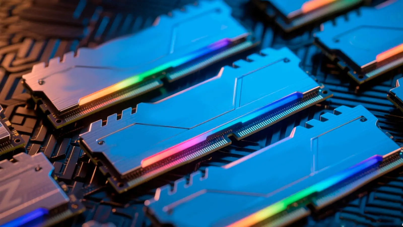 High-frequency low-latency RAM